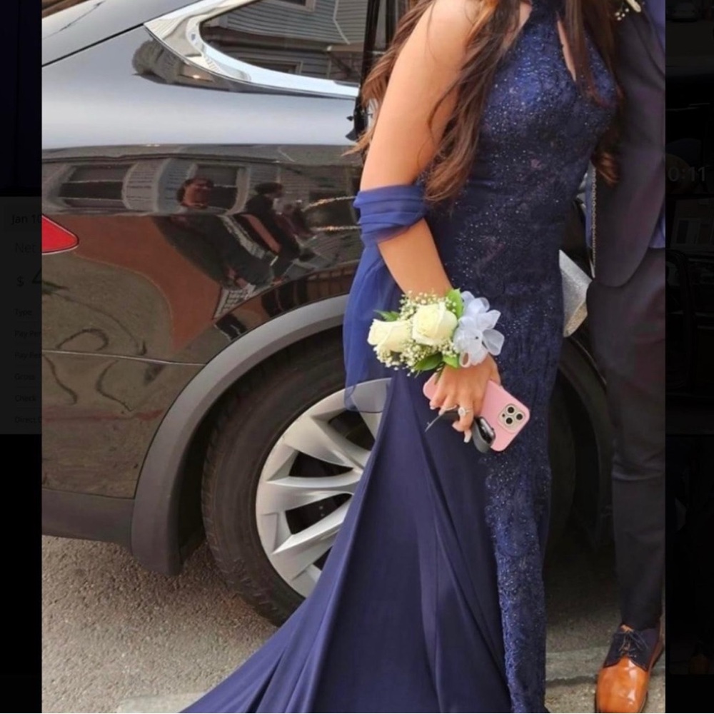 Elegant Navy Blue Evening Gown